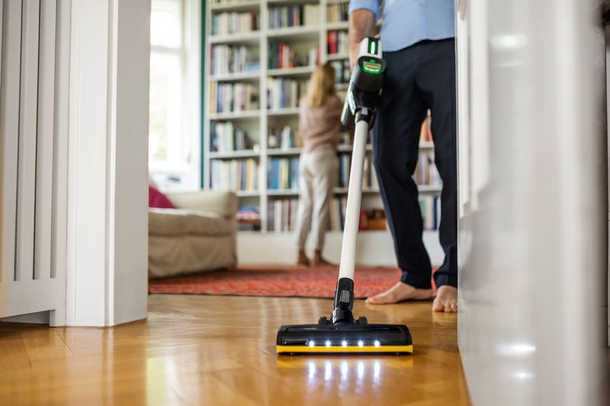 Вертикальный + ручной пылесос (2в1) Karcher VC 7 Cordless yourMax (1.198-710.0) 577550ua фото