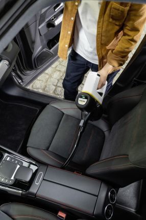 Вертикальний + ручний пилосос (2в1) Karcher VC 4 Cordless Car (1.198-632.0) 482815 фото
