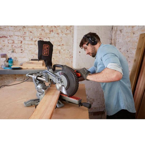 Дисковая пила Black+Decker BES700 530401ua фото