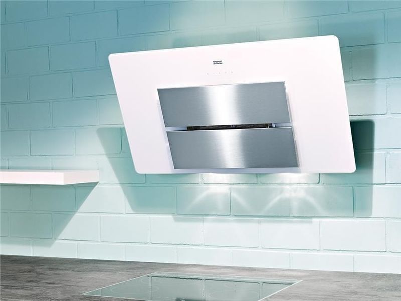Вытяжка наклонная Franke Maris FMA 905 WH/XS 485926 фото