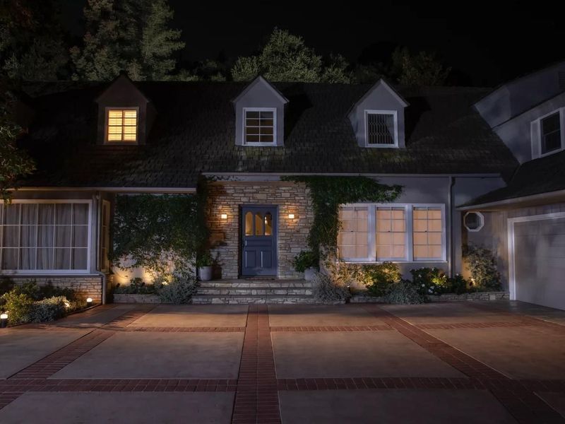 Блок керування Philips Hue Bridge (929001180642) 530803 фото