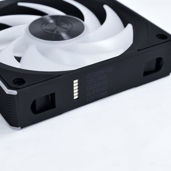 Вентилятор Lian Li Uni Fan CL Wireless 120 Black 3-Pack (G99.12CL1W3B.00) 618885 фото