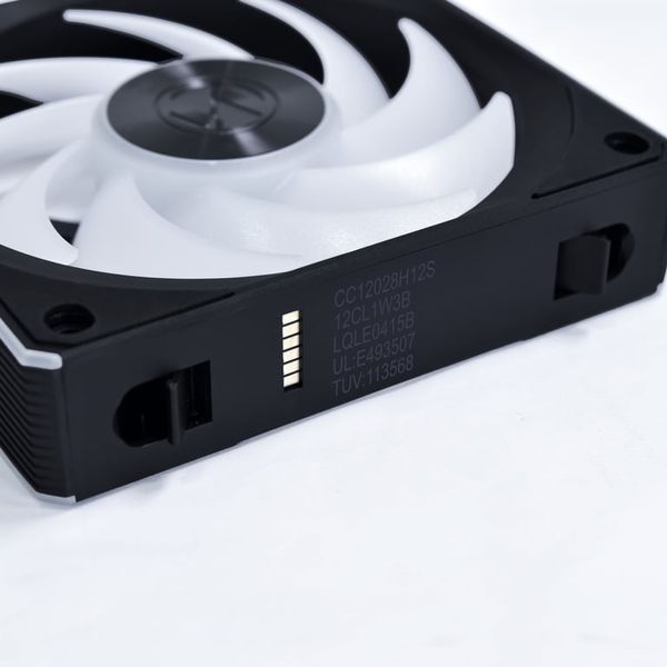 Вентилятор Lian Li Uni Fan CL Wireless 120 Black 3-Pack (G99.12CL1W3B.00) 618885 фото