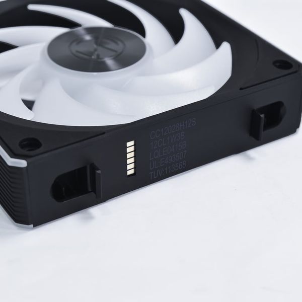 Вентилятор Lian Li Uni Fan CL Wireless 120 Black 3-Pack (G99.12CL1W3B.00) 618885 фото