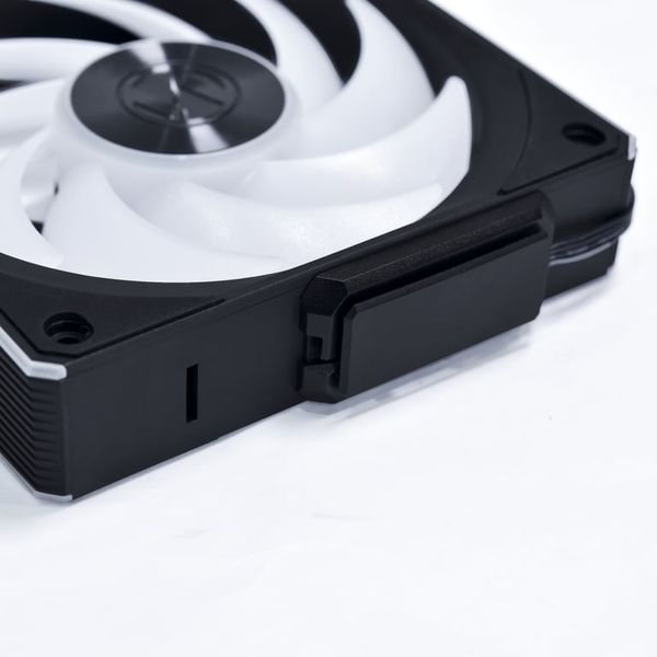 Вентилятор Lian Li Uni Fan CL Wireless 120 Black 3-Pack (G99.12CL1W3B.00) 618885 фото