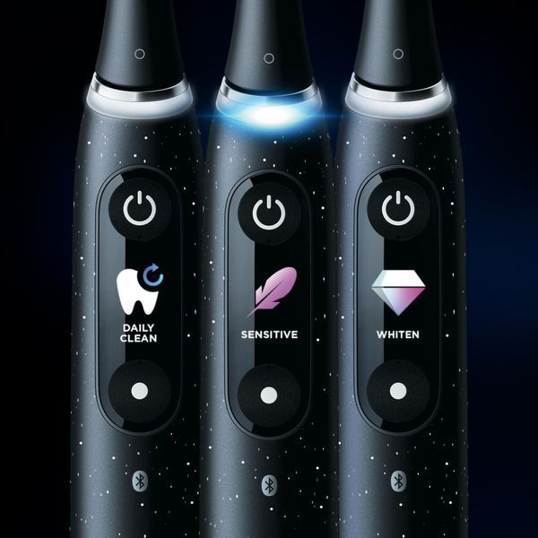 Електрична зубна щітка Oral-B iO Series 10 Cosmic Black 507598 фото