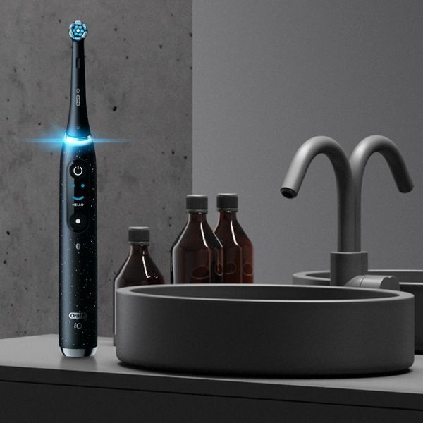 Електрична зубна щітка Oral-B iO Series 10 Cosmic Black 507598 фото
