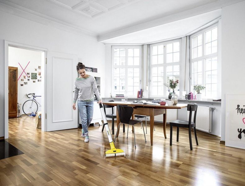 Моющий пылесос (Электрошвабра) Karcher EWM 2 (1.056-300.0) 360495 фото