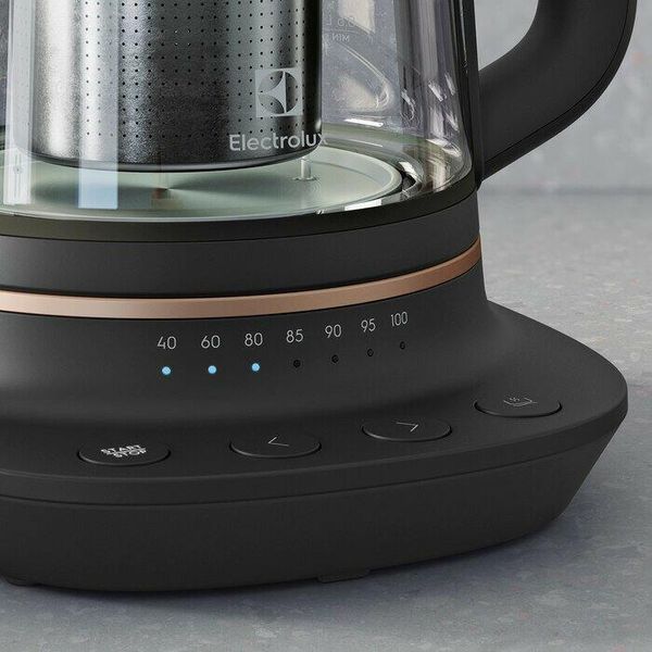 Електрочайник Electrolux E7GK1-8BP 331029ua фото