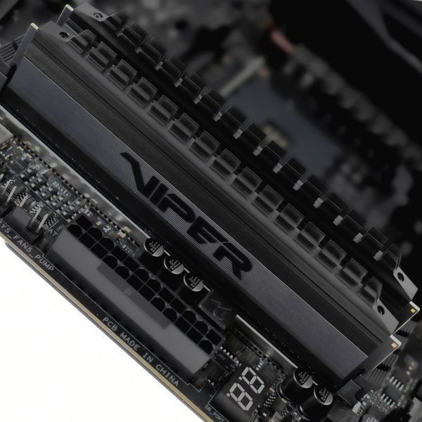 Пам'ять для настільних комп'ютерів Patriot 16 GB (2x8GB) DDR4 3200 MHz Viper 4 Blackout (PVB416G320C6K) 339132 фото