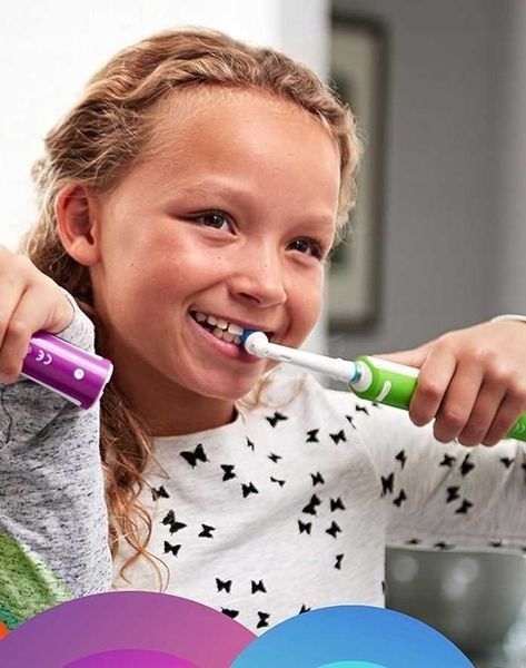 Электрическая зубная щетка Oral-B Junior Pro Green 556778 фото