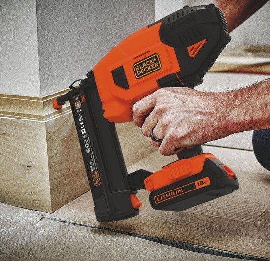 Пистолет гвоздозабивной Black+Decker BCNG01N 530157ua фото
