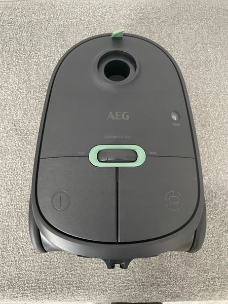 Пылесос с мешком AEG AB61C2ECO 548918 фото