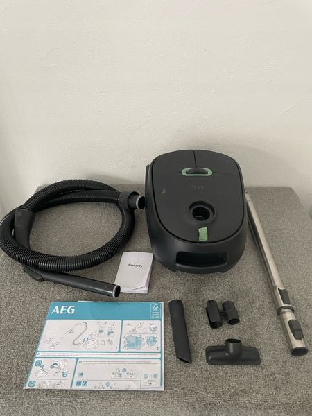 Пылесос с мешком AEG AB61C2ECO 548918 фото