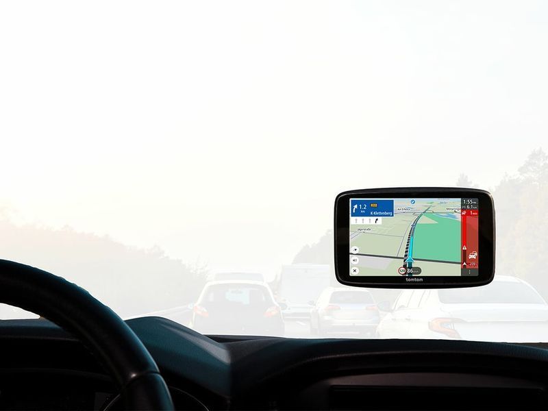 GPS-навигатор автомобильный TomTom GO 7'' (1YE7.002.10) 515036 фото