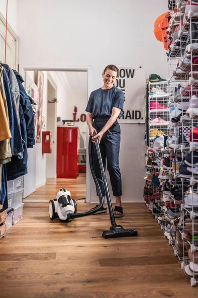 Пилосос безмішковий Karcher VC 3 Plus (1.198-060.0) 511937 фото
