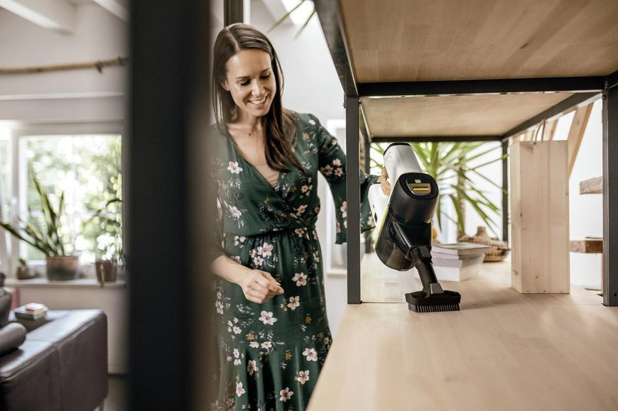 Вертикальный пылесос Karcher VC 6 Cordless Premium ourFamily (1.198-677.0) 528402 фото