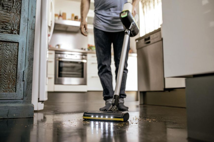 Вертикальный пылесос Karcher VC 6 Cordless Premium ourFamily (1.198-677.0) 528402 фото