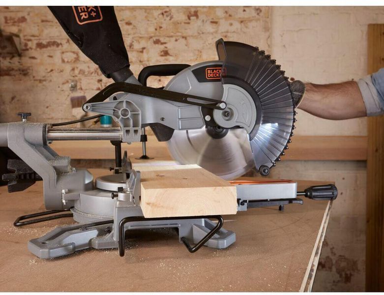 Монтажна пилка Black+Decker BES710 626751ua фото