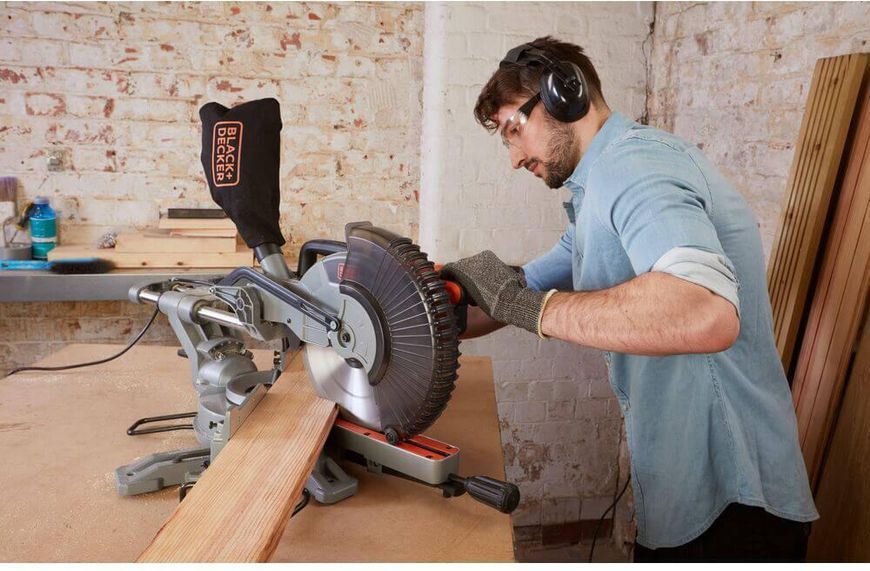 Монтажна пилка Black+Decker BES710 626751ua фото