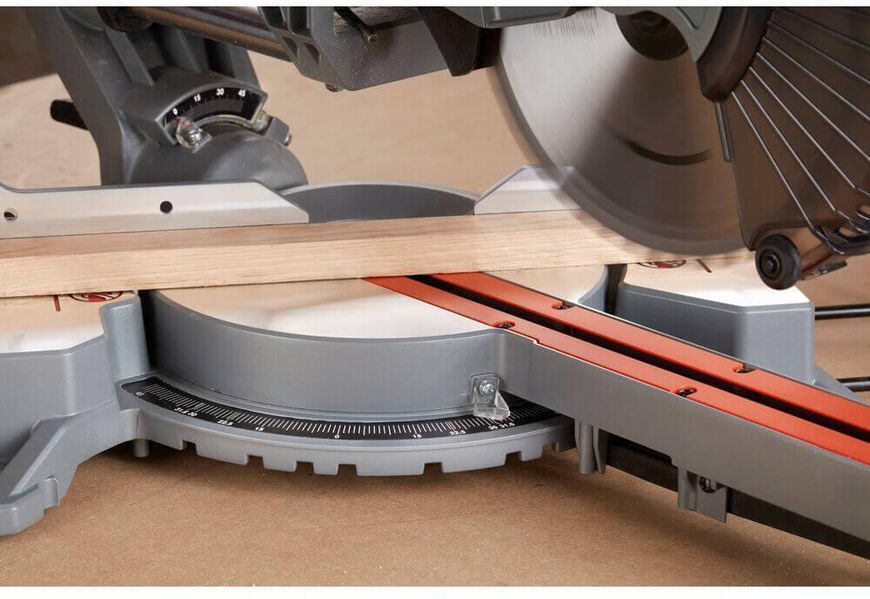 Монтажна пилка Black+Decker BES710 626751ua фото